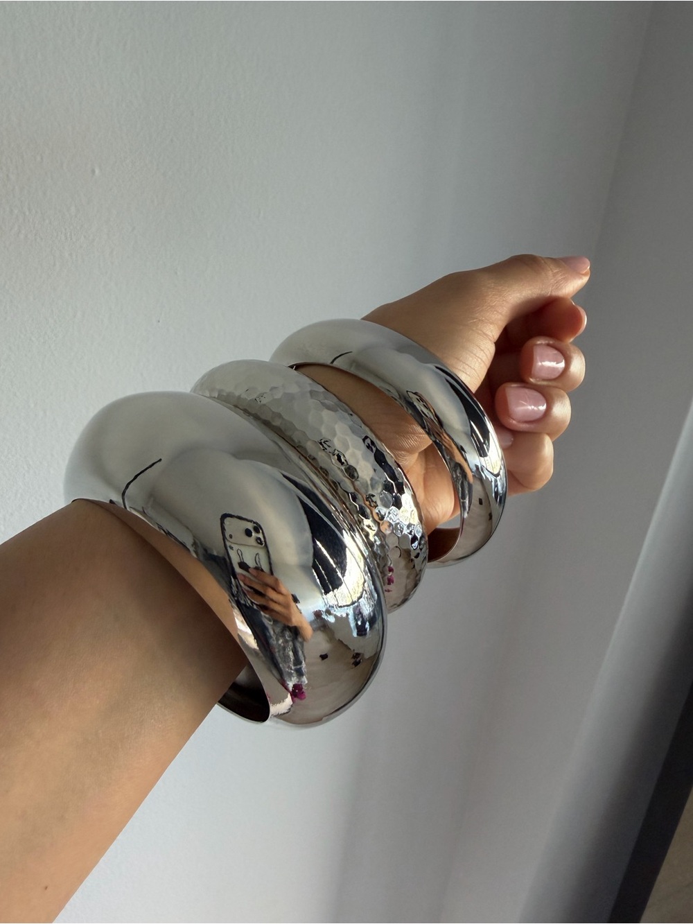 8 Other Reasons NWOT Bangle Bracelet Set in Silver - Picture 3 of 3